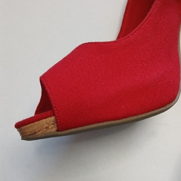 Christian Siriano Red Peep-Toe Heels - Picture 4 of 5